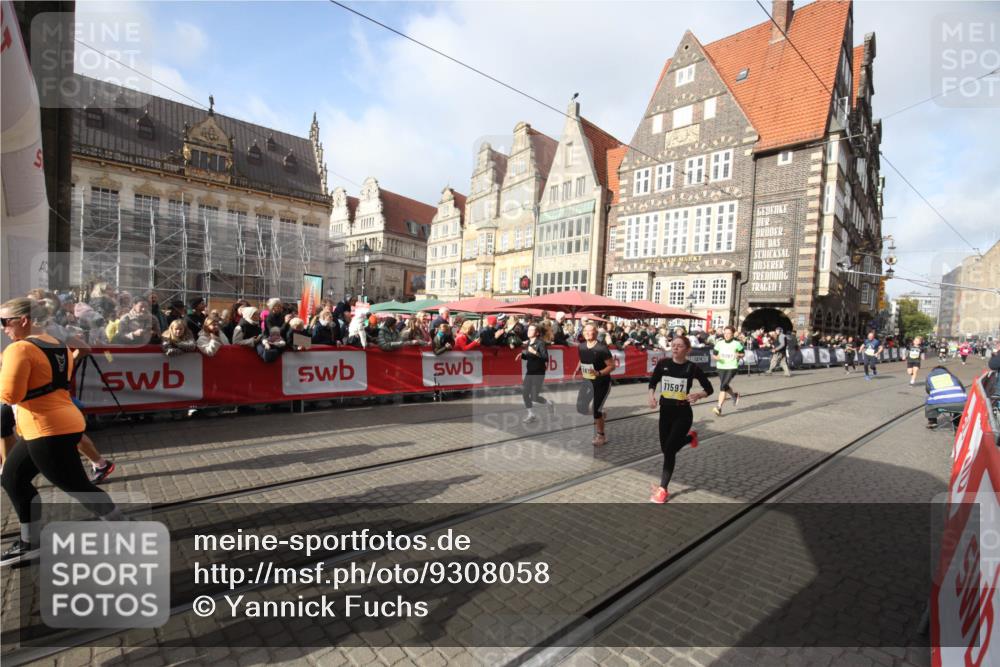05.10.2025 - 20. swb-Marathon Bremen Yannick Fuchs http://msf.ph/oto/9308058 05.10.2025 11:01:19 Ziel 9182, 9613, 10544, 10762, 10914, 11337, 11338, 11597, 11680 meine-sportfotos.de