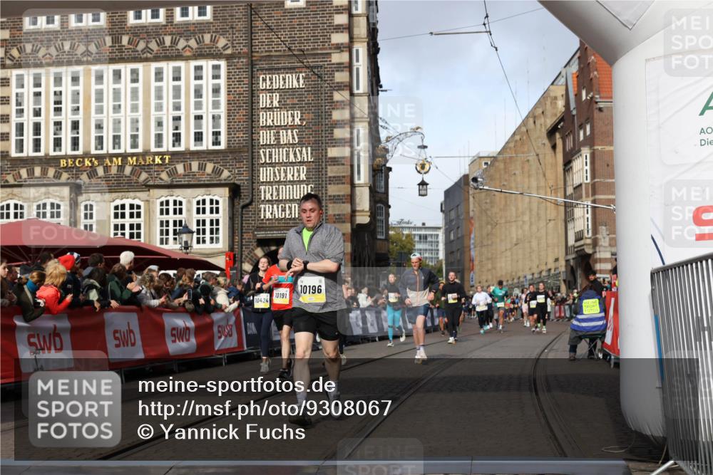 05.10.2025 - 20. swb-Marathon Bremen Yannick Fuchs http://msf.ph/oto/9308067 05.10.2025 10:56:25 Ziel 9258, 9855, 9968, 10191, 10196, 10424, 10992, 11364, 11366, 11554, 11630, 11741 meine-sportfotos.de