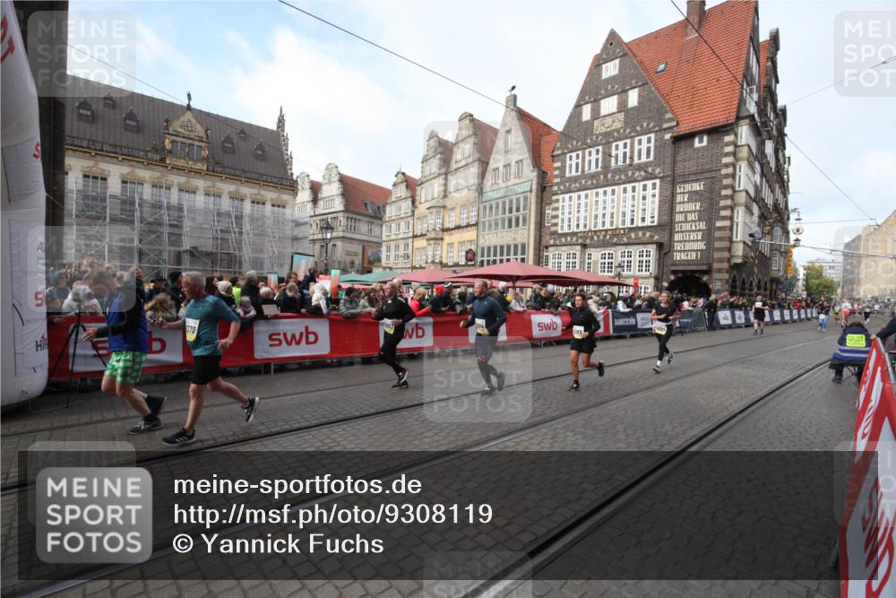 05.10.2025 - 20. swb-Marathon Bremen Yannick Fuchs http://msf.ph/oto/9308119 05.10.2025 11:01:50 Ziel 9189, 9294, 10004, 10370, 10903, 10904 meine-sportfotos.de