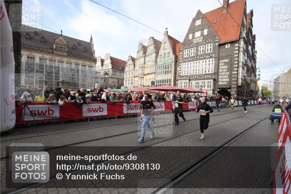 05.10.2025 - 20. swb-Marathon Bremen Yannick Fuchs http://msf.ph/oto/9308130 05.10.2025 11:01:59 Ziel 9365, 9655, 10558, 10837, 10944, 11415, 11647 meine-sportfotos.de