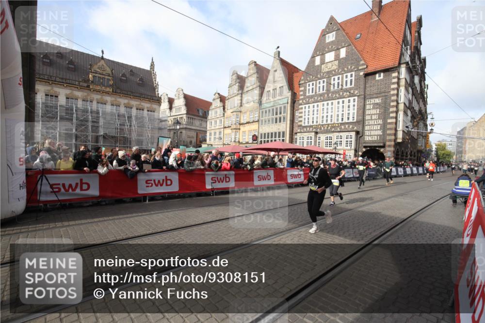05.10.2025 - 20. swb-Marathon Bremen Yannick Fuchs http://msf.ph/oto/9308151 05.10.2025 11:02:15 Ziel 9363, 10508, 11454, 11646 meine-sportfotos.de