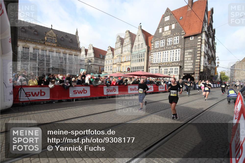 05.10.2025 - 20. swb-Marathon Bremen Yannick Fuchs http://msf.ph/oto/9308177 05.10.2025 11:02:33 Ziel 9468, 9647, 9707, 9802, 9839, 10615, 11110, 11537, 11538, 11711 meine-sportfotos.de