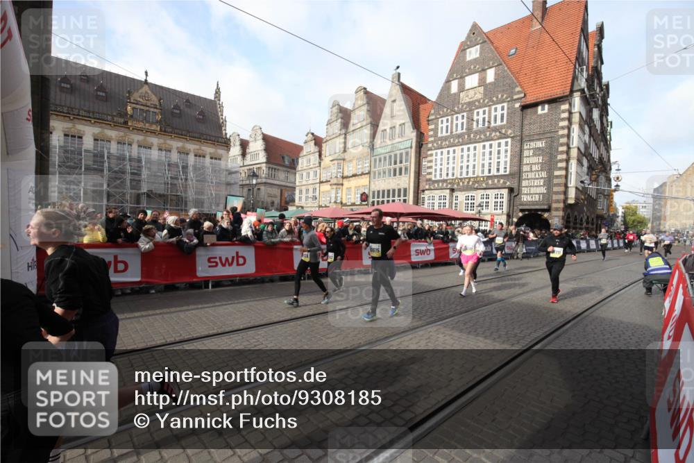 05.10.2025 - 20. swb-Marathon Bremen Yannick Fuchs http://msf.ph/oto/9308185 05.10.2025 11:02:36 Ziel 9468, 9647, 9802, 9839, 10033, 10595, 10598, 10615, 11110, 11160, 11537, 11538, 11711 meine-sportfotos.de