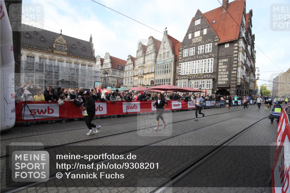 05.10.2025 - 20. swb-Marathon Bremen Yannick Fuchs http://msf.ph/oto/9308201 05.10.2025 11:02:46 Ziel 9360, 9516, 9841, 10510, 10530, 10826, 11024 meine-sportfotos.de