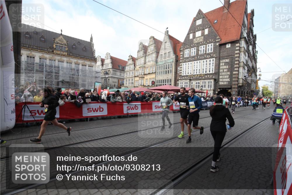 05.10.2025 - 20. swb-Marathon Bremen Yannick Fuchs http://msf.ph/oto/9308213 05.10.2025 11:02:52 Ziel 9331, 9360, 9516, 10129, 10207, 10734, 10803, 10804, 10940, 11193, 11576 meine-sportfotos.de