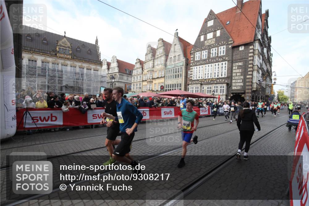 05.10.2025 - 20. swb-Marathon Bremen Yannick Fuchs http://msf.ph/oto/9308217 05.10.2025 11:02:53 Ziel 9331, 10129, 10207, 10734, 10803, 10804, 10940, 11087, 11193, 11576 meine-sportfotos.de