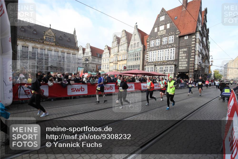 05.10.2025 - 20. swb-Marathon Bremen Yannick Fuchs http://msf.ph/oto/9308232 05.10.2025 11:02:58 Ziel 9644, 9846, 10167, 10207, 10656, 11087, 11312, 11504, 11667, 11668, 11735 meine-sportfotos.de