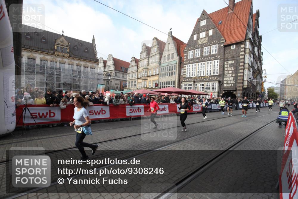 05.10.2025 - 20. swb-Marathon Bremen Yannick Fuchs http://msf.ph/oto/9308246 05.10.2025 11:03:06 Ziel 9229, 9661, 9662, 9893, 10777, 10876, 11376 meine-sportfotos.de
