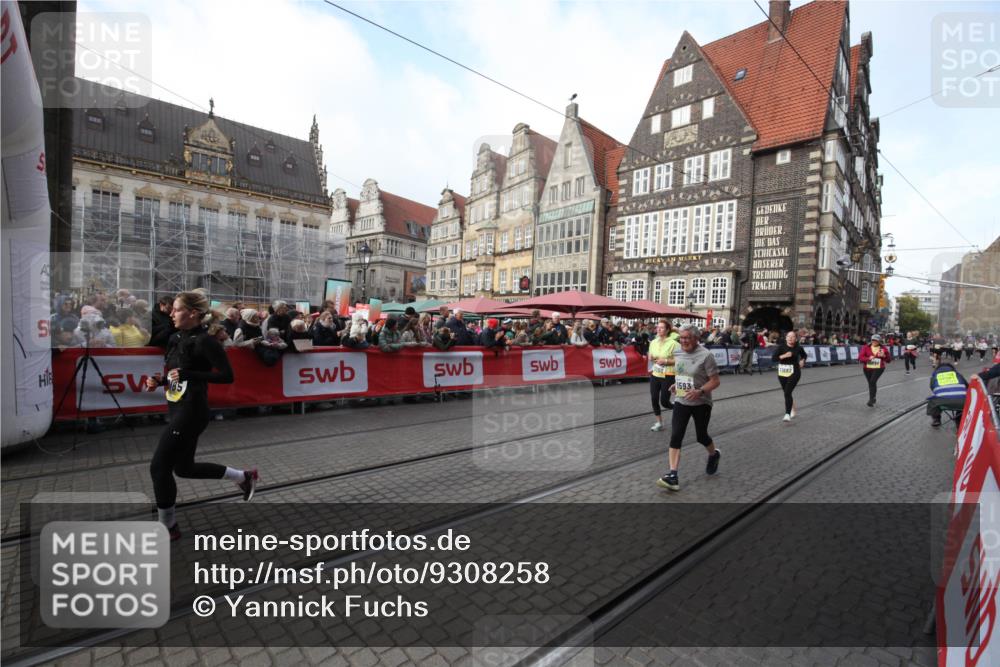 05.10.2025 - 20. swb-Marathon Bremen Yannick Fuchs http://msf.ph/oto/9308258 05.10.2025 11:03:12 Ziel 9300, 9593, 10185, 10996, 11682 meine-sportfotos.de