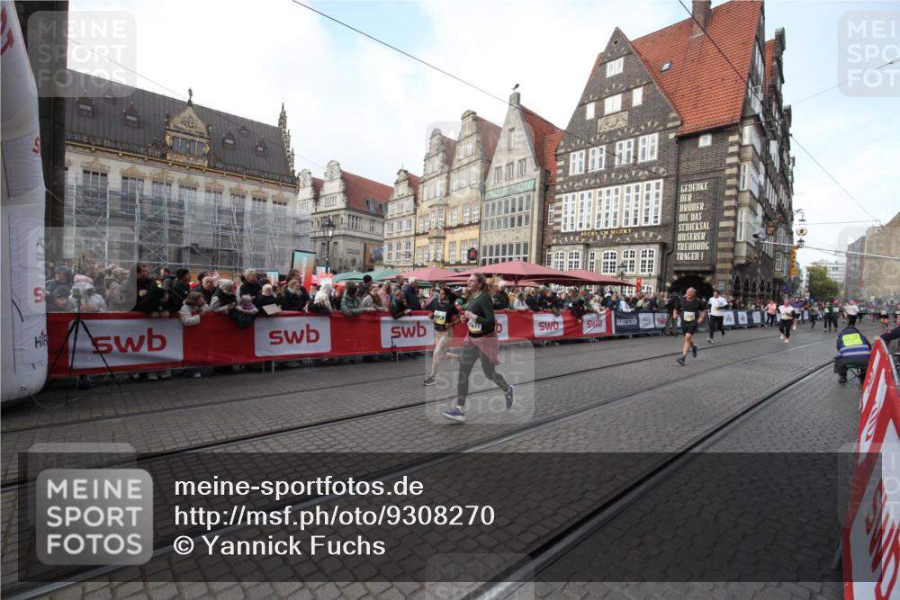 05.10.2025 - 20. swb-Marathon Bremen Yannick Fuchs http://msf.ph/oto/9308270 05.10.2025 11:03:18 Ziel 9325, 10471, 10926, 11390 meine-sportfotos.de