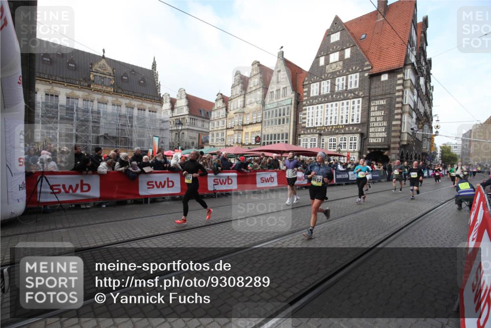 05.10.2025 - 20. swb-Marathon Bremen Yannick Fuchs http://msf.ph/oto/9308289 05.10.2025 11:03:27 Ziel 7776, 9224, 9225, 9308, 10446, 10963, 10995, 11103, 11124, 11236, 11467, 11502 meine-sportfotos.de