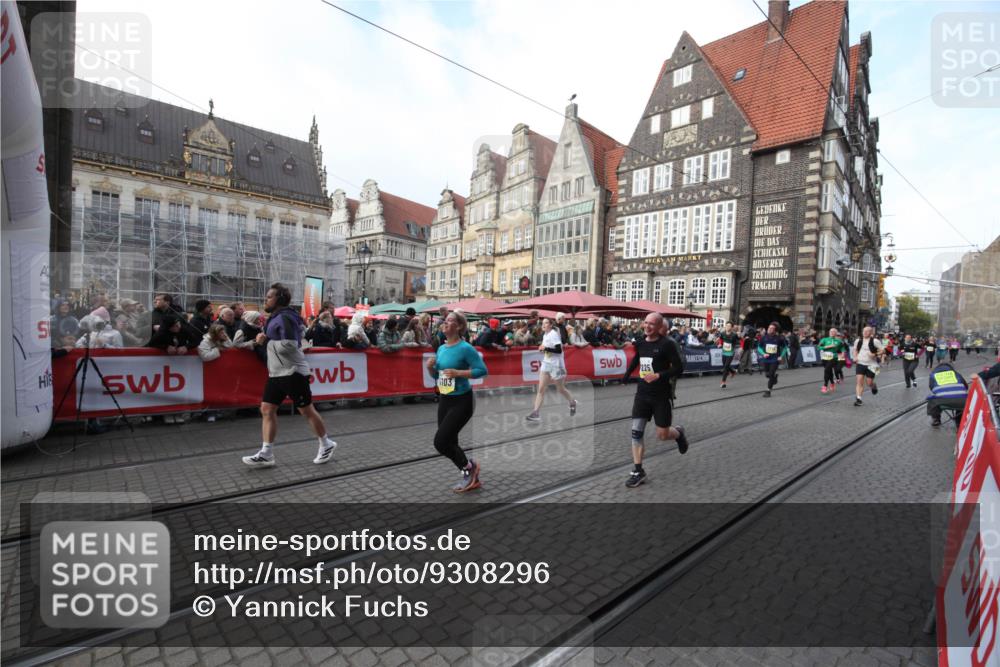 05.10.2025 - 20. swb-Marathon Bremen Yannick Fuchs http://msf.ph/oto/9308296 05.10.2025 11:03:29 Ziel 7776, 9224, 9225, 9308, 10446, 10963, 10995, 11103, 11124, 11150, 11236 meine-sportfotos.de