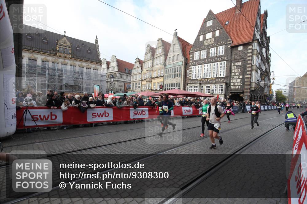05.10.2025 - 20. swb-Marathon Bremen Yannick Fuchs http://msf.ph/oto/9308300 05.10.2025 11:03:31 Ziel 7776, 9224, 9308, 9498, 9850, 10446, 10995, 11150, 11236 meine-sportfotos.de