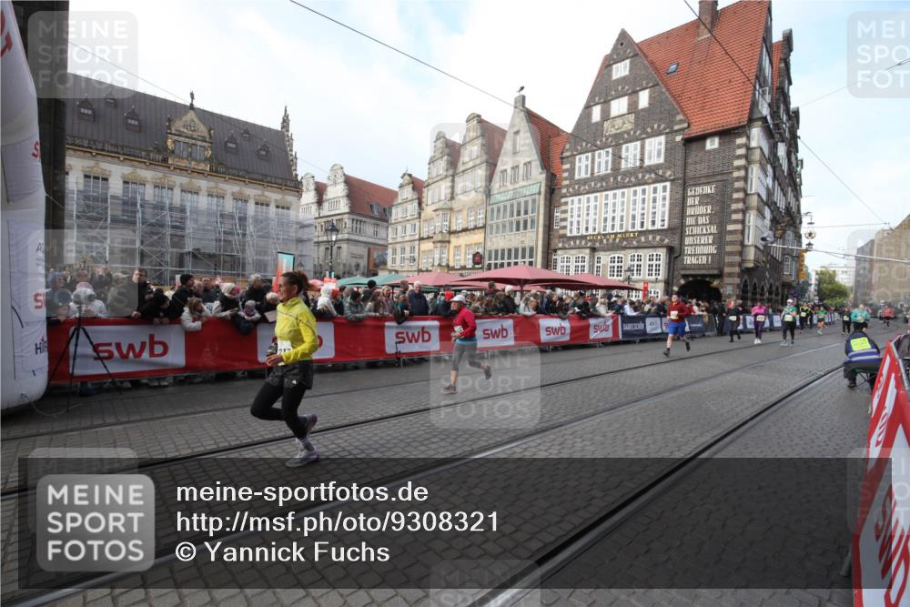 05.10.2025 - 20. swb-Marathon Bremen Yannick Fuchs http://msf.ph/oto/9308321 05.10.2025 11:03:43 Ziel 9940, 10213, 10297, 10478, 10711, 10713, 11589 meine-sportfotos.de