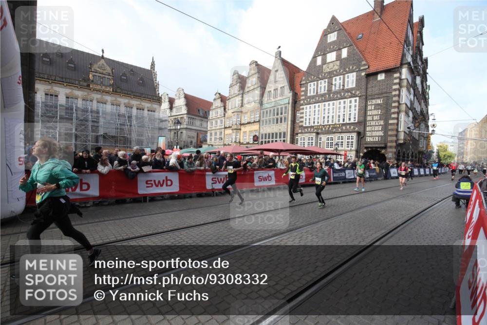 05.10.2025 - 20. swb-Marathon Bremen Yannick Fuchs http://msf.ph/oto/9308332 05.10.2025 11:03:49 Ziel 9315, 10238, 10603, 10604, 11306, 11589 meine-sportfotos.de