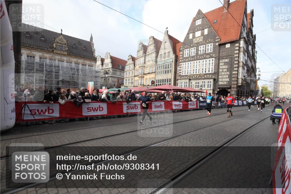 05.10.2025 - 20. swb-Marathon Bremen Yannick Fuchs http://msf.ph/oto/9308341 05.10.2025 11:03:55 Ziel 7788, 9241, 9379, 9571, 10106, 11039, 11272 meine-sportfotos.de