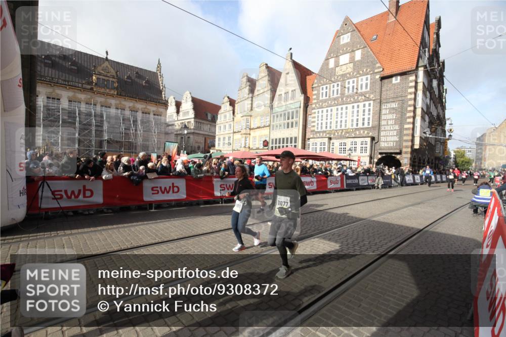 05.10.2025 - 20. swb-Marathon Bremen Yannick Fuchs http://msf.ph/oto/9308372 05.10.2025 11:04:17 Ziel 9448, 10098, 10853, 11001, 11077, 11102, 11685 meine-sportfotos.de