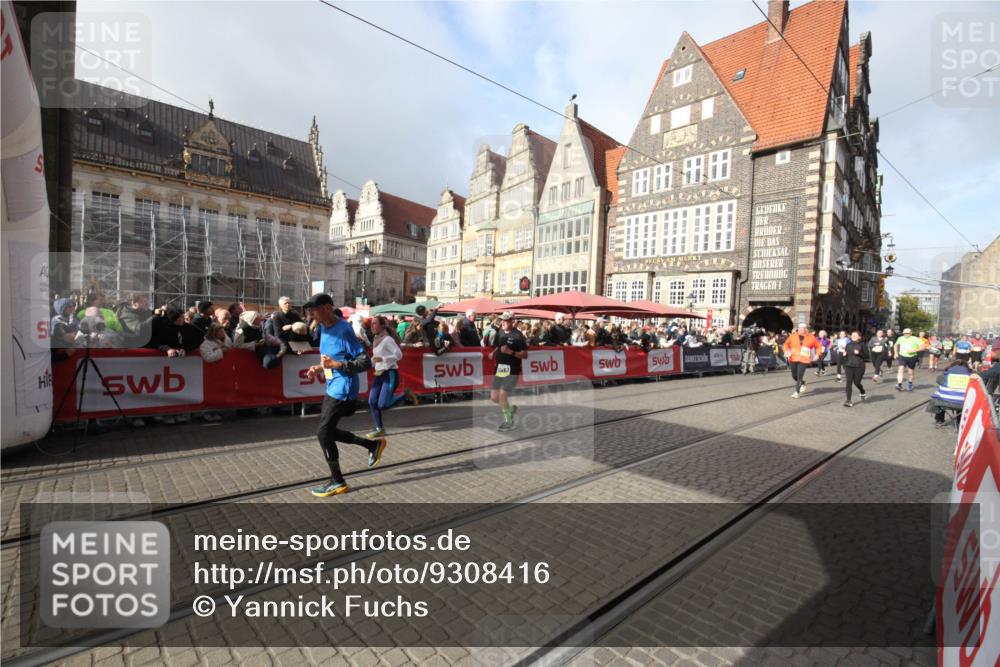 05.10.2025 - 20. swb-Marathon Bremen Yannick Fuchs http://msf.ph/oto/9308416 05.10.2025 11:04:34 Ziel 8111, 9394, 9610, 10278, 10439, 10483, 10531, 10956, 11044, 11704 meine-sportfotos.de