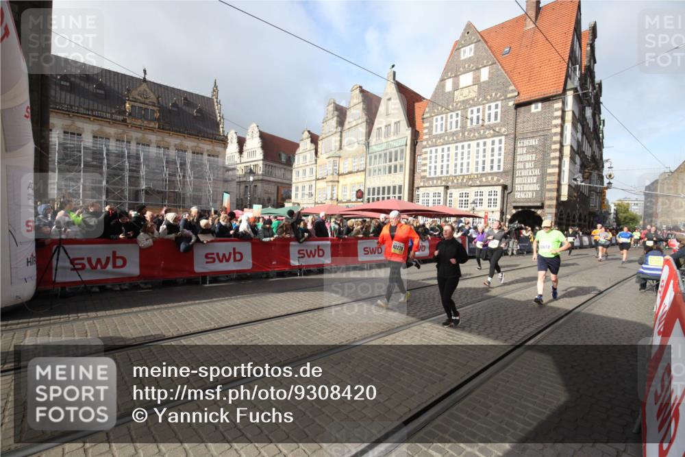 05.10.2025 - 20. swb-Marathon Bremen Yannick Fuchs http://msf.ph/oto/9308420 05.10.2025 11:04:36 Ziel 8111, 9394, 9610, 10278, 10531, 10674, 10869, 10956, 11542, 11704 meine-sportfotos.de