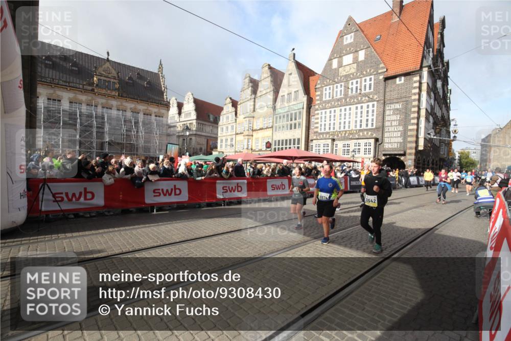 05.10.2025 - 20. swb-Marathon Bremen Yannick Fuchs http://msf.ph/oto/9308430 05.10.2025 11:04:41 Ziel 9750, 9915, 10485, 10532, 10674, 10869, 11196, 11542 meine-sportfotos.de
