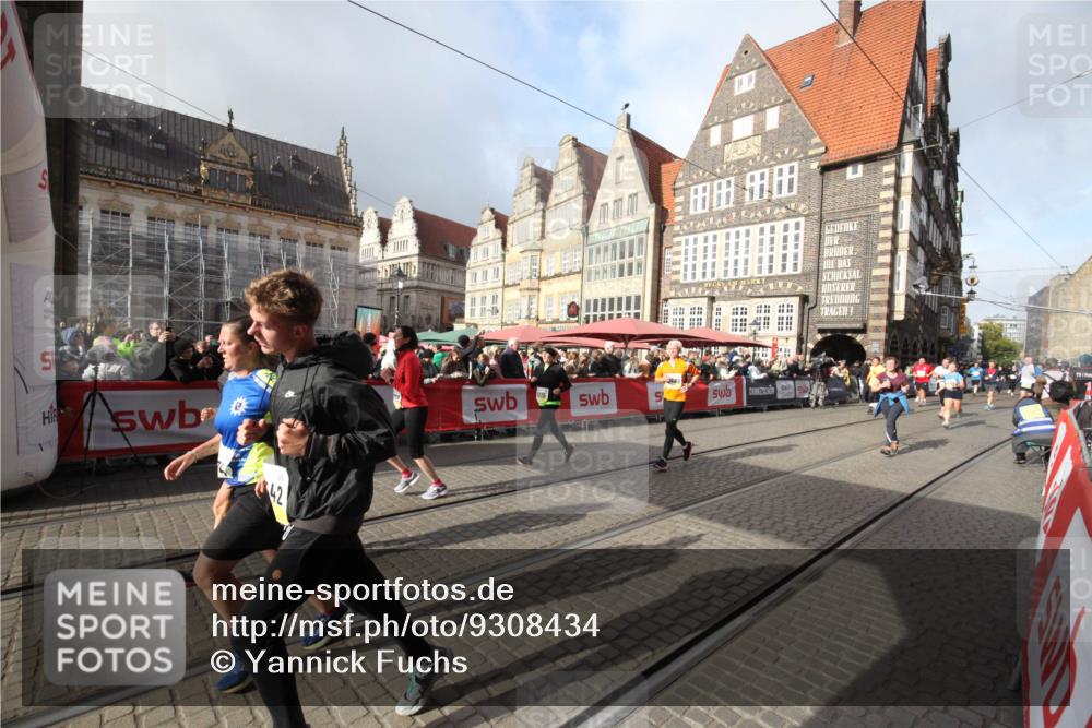 05.10.2025 - 20. swb-Marathon Bremen Yannick Fuchs http://msf.ph/oto/9308434 05.10.2025 11:04:42 Ziel 9623, 9750, 9771, 9915, 10485, 10532, 10674, 10869, 11196, 11542 meine-sportfotos.de