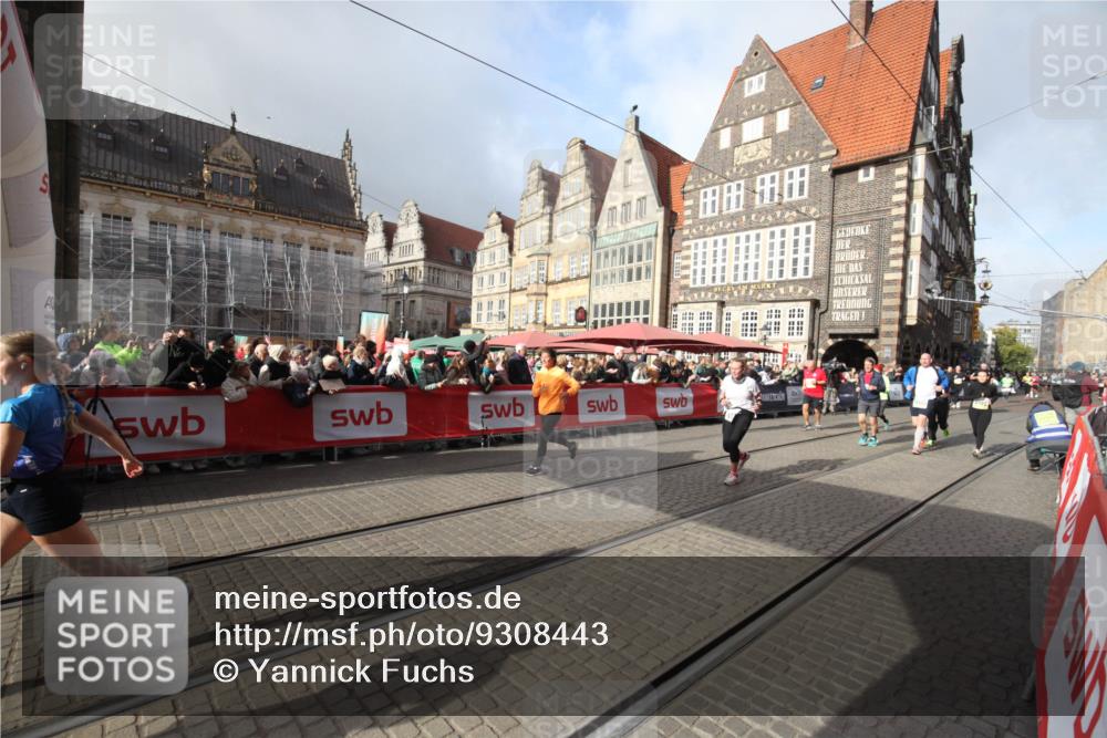 05.10.2025 - 20. swb-Marathon Bremen Yannick Fuchs http://msf.ph/oto/9308443 05.10.2025 11:04:46 Ziel 9532, 9623, 9750, 9765, 9771, 9812, 10422, 10451, 10532, 11427, 11546 meine-sportfotos.de