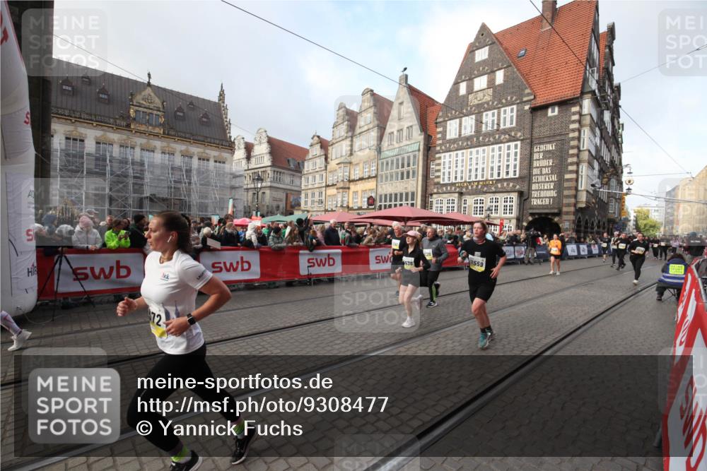 05.10.2025 - 20. swb-Marathon Bremen Yannick Fuchs http://msf.ph/oto/9308477 05.10.2025 11:05:03 Ziel 9220, 9409, 9530, 9660, 10771, 11090, 11180, 11372, 11478, 11559 meine-sportfotos.de