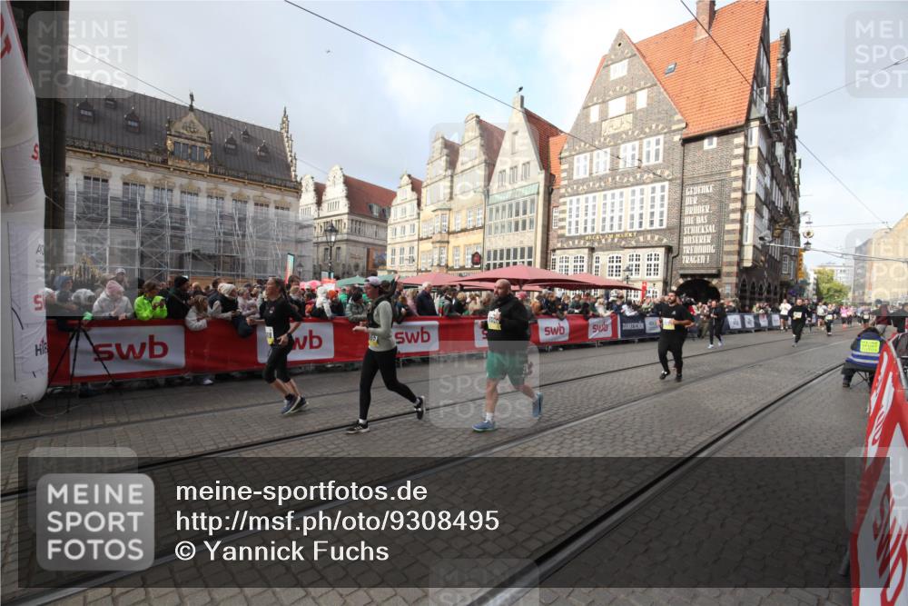 05.10.2025 - 20. swb-Marathon Bremen Yannick Fuchs http://msf.ph/oto/9308495 05.10.2025 11:05:10 Ziel 9642, 9668, 10965, 11016, 11121, 11171, 11412 meine-sportfotos.de