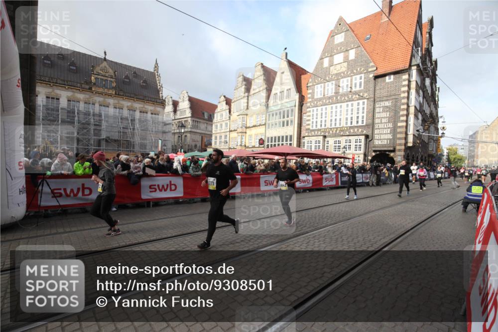 05.10.2025 - 20. swb-Marathon Bremen Yannick Fuchs http://msf.ph/oto/9308501 05.10.2025 11:05:12 Ziel 9642, 9668, 9978, 10018, 10021, 11016, 11171, 11323, 11412 meine-sportfotos.de