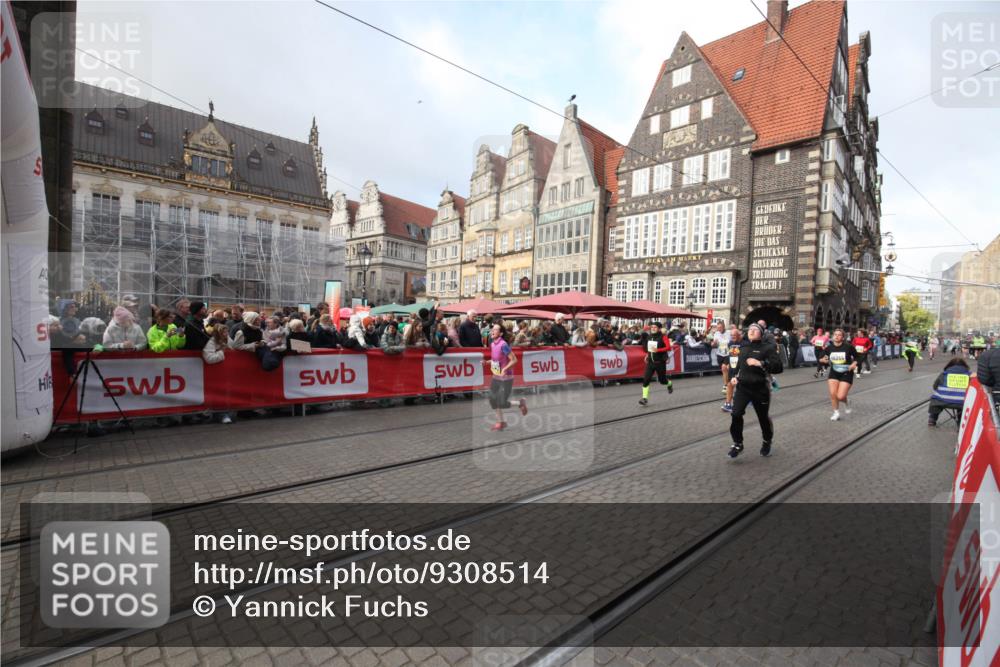 05.10.2025 - 20. swb-Marathon Bremen Yannick Fuchs http://msf.ph/oto/9308514 05.10.2025 11:05:19 Ziel 9440, 9690, 9908, 10255, 10343, 10990, 11501, 11540, 11650, 11707 meine-sportfotos.de