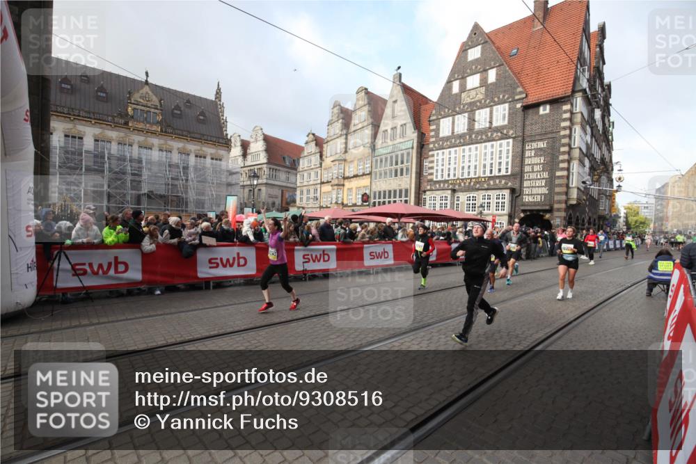 05.10.2025 - 20. swb-Marathon Bremen Yannick Fuchs http://msf.ph/oto/9308516 05.10.2025 11:05:19 Ziel 9440, 9690, 9908, 10255, 10343, 10990, 11501, 11540, 11650, 11707 meine-sportfotos.de