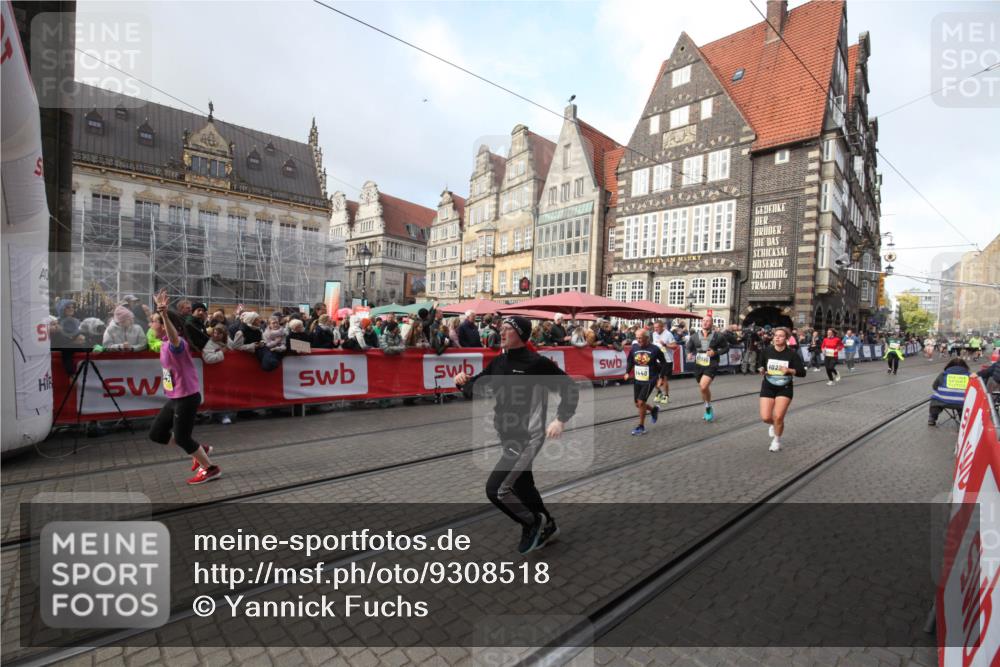 05.10.2025 - 20. swb-Marathon Bremen Yannick Fuchs http://msf.ph/oto/9308518 05.10.2025 11:05:20 Ziel 9440, 9690, 9908, 10255, 10343, 10990, 11501, 11540, 11650, 11707 meine-sportfotos.de