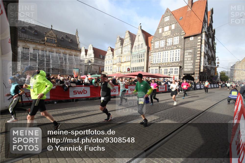 05.10.2025 - 20. swb-Marathon Bremen Yannick Fuchs http://msf.ph/oto/9308548 05.10.2025 11:05:37 Ziel 7654, 9210, 9419, 9752, 10025, 10426, 10437, 10542, 11164, 11676, 11681 meine-sportfotos.de