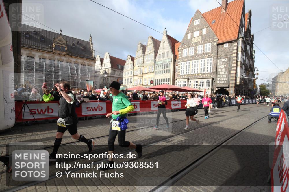 05.10.2025 - 20. swb-Marathon Bremen Yannick Fuchs http://msf.ph/oto/9308551 05.10.2025 11:05:37 Ziel 7654, 9210, 9419, 9752, 10025, 10426, 10437, 10542, 11164, 11676, 11681 meine-sportfotos.de