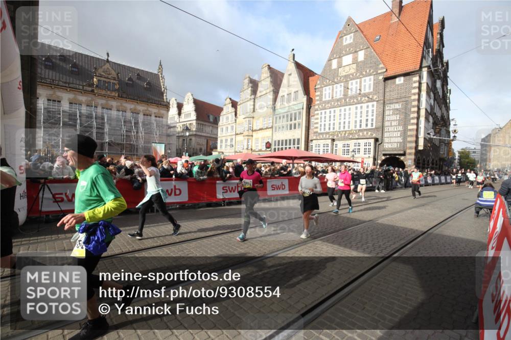 05.10.2025 - 20. swb-Marathon Bremen Yannick Fuchs http://msf.ph/oto/9308554 05.10.2025 11:05:38 Ziel 7654, 9210, 9419, 9752, 10426, 10437, 10999, 11164, 11676, 11681 meine-sportfotos.de