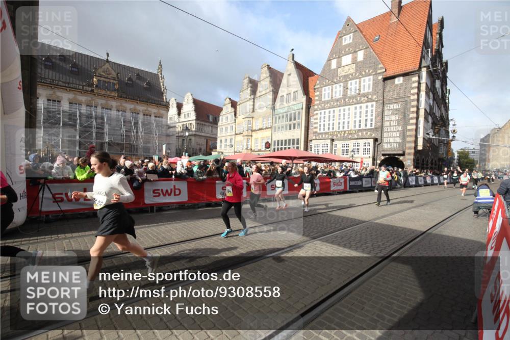 05.10.2025 - 20. swb-Marathon Bremen Yannick Fuchs http://msf.ph/oto/9308558 05.10.2025 11:05:39 Ziel 7654, 9210, 9419, 10426, 10437, 10999, 11164, 11681 meine-sportfotos.de