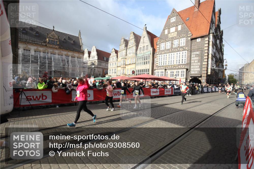 05.10.2025 - 20. swb-Marathon Bremen Yannick Fuchs http://msf.ph/oto/9308560 05.10.2025 11:05:39 Ziel 7654, 9210, 9419, 10426, 10437, 10999, 11164, 11681 meine-sportfotos.de