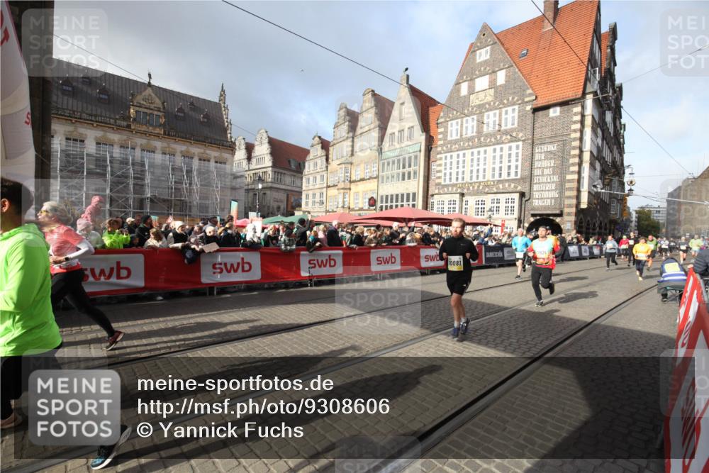 05.10.2025 - 20. swb-Marathon Bremen Yannick Fuchs http://msf.ph/oto/9308606 05.10.2025 11:06:09 Ziel 9355, 9786, 10081, 10095, 10100, 10101, 10462, 10587, 10597, 10623, 11134, 11231, 11525 meine-sportfotos.de