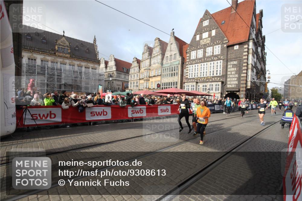 05.10.2025 - 20. swb-Marathon Bremen Yannick Fuchs http://msf.ph/oto/9308613 05.10.2025 11:06:13 Ziel 9438, 9786, 10100, 10192, 10249, 10462, 10623, 10848, 11231, 11296 meine-sportfotos.de