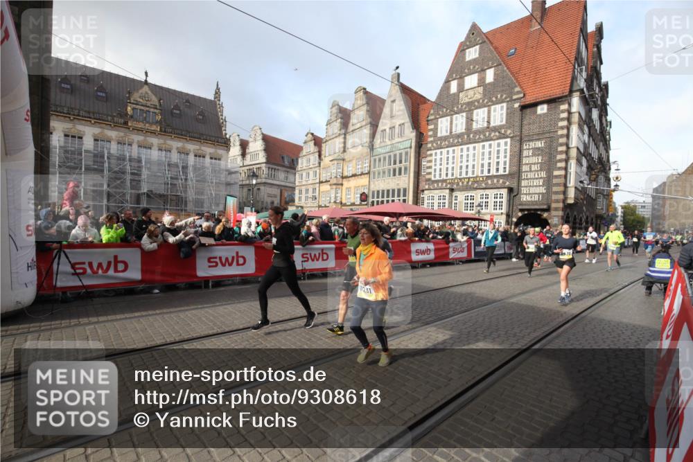 05.10.2025 - 20. swb-Marathon Bremen Yannick Fuchs http://msf.ph/oto/9308618 05.10.2025 11:06:14 Ziel 9387, 9438, 9786, 10192, 10249, 10462, 10623, 10848, 11231, 11296, 11433 meine-sportfotos.de