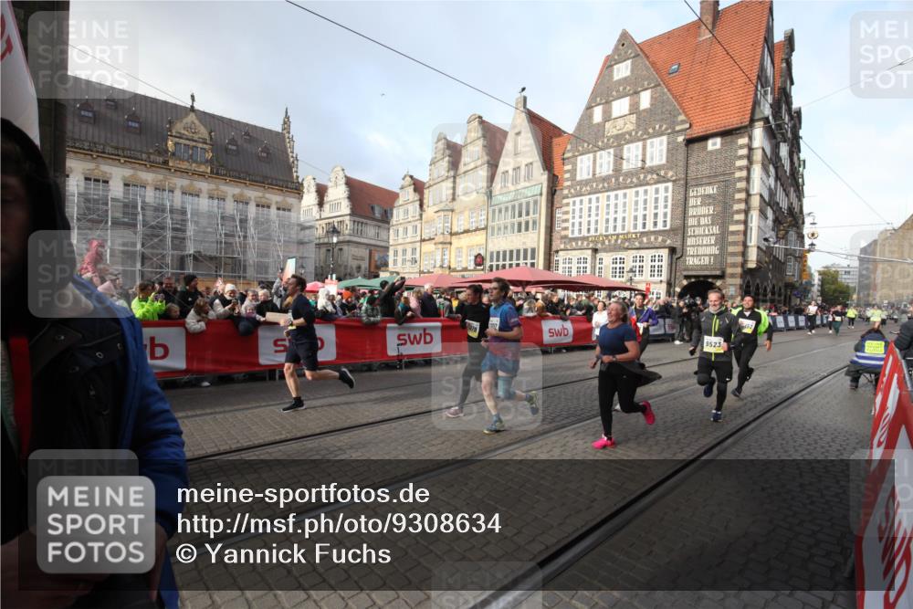 05.10.2025 - 20. swb-Marathon Bremen Yannick Fuchs http://msf.ph/oto/9308634 05.10.2025 11:06:21 Ziel 7979, 9205, 9228, 9523, 9712, 10152, 10243, 10374, 10404, 11065, 11092, 11169 meine-sportfotos.de