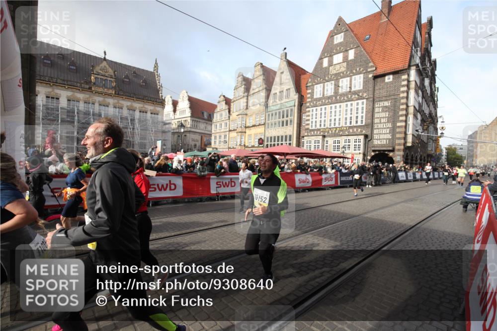 05.10.2025 - 20. swb-Marathon Bremen Yannick Fuchs http://msf.ph/oto/9308640 05.10.2025 11:06:22 Ziel 7979, 9205, 9228, 9523, 9712, 10152, 10243, 10374, 10404, 11065, 11092, 11169 meine-sportfotos.de