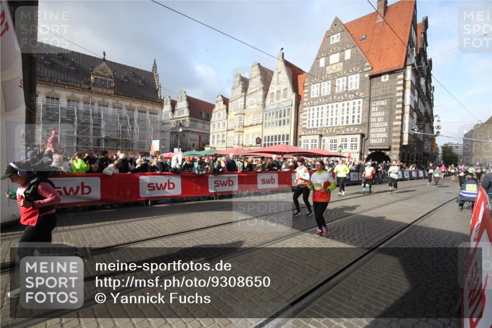 05.10.2025 - 20. swb-Marathon Bremen Yannick Fuchs http://msf.ph/oto/9308650 05.10.2025 11:06:32 Ziel 9764, 9998, 10640, 10732, 10912, 11143, 11195, 11270, 11365 meine-sportfotos.de