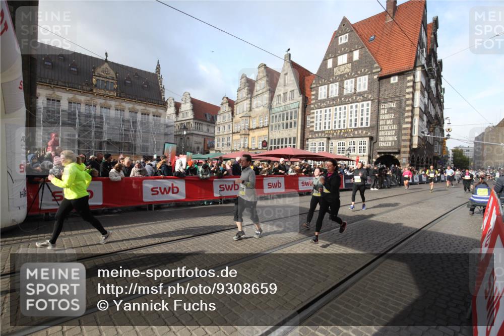 05.10.2025 - 20. swb-Marathon Bremen Yannick Fuchs http://msf.ph/oto/9308659 05.10.2025 11:06:35 Ziel 9998, 10699, 10732, 10912, 11143, 11270, 11365 meine-sportfotos.de