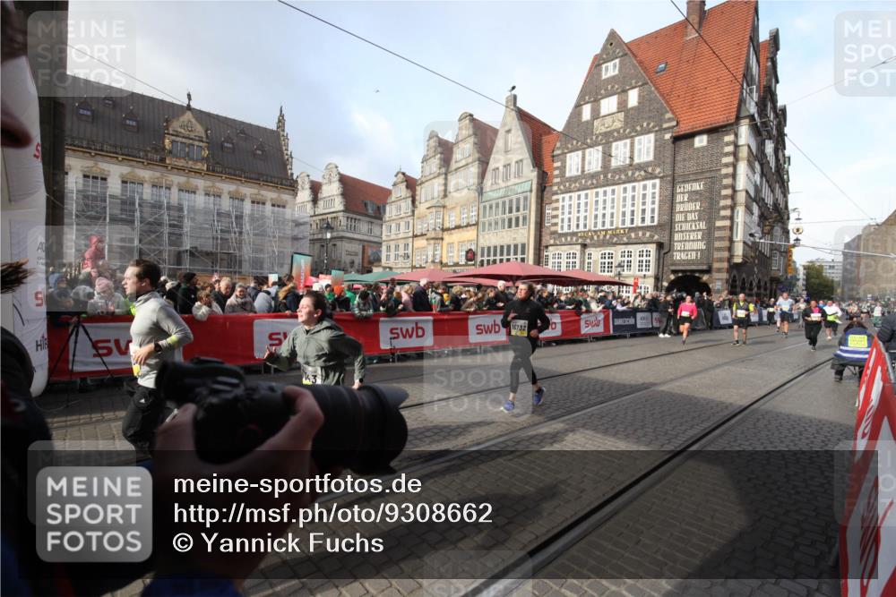 05.10.2025 - 20. swb-Marathon Bremen Yannick Fuchs http://msf.ph/oto/9308662 05.10.2025 11:06:36 Ziel 10699, 10732, 10912, 11143, 11270, 11324, 11365, 11706 meine-sportfotos.de