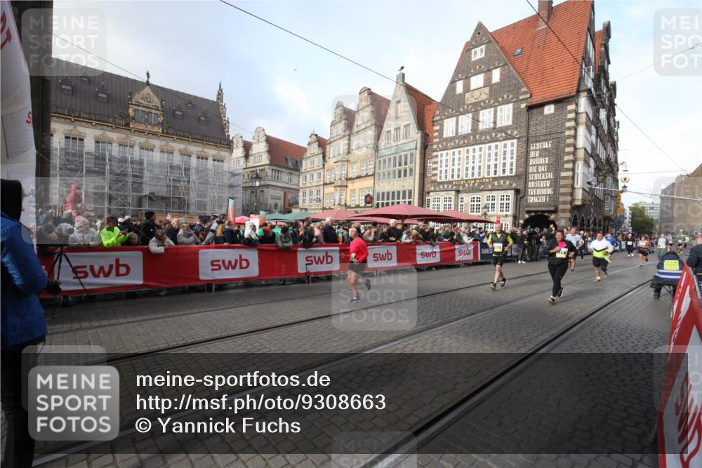 05.10.2025 - 20. swb-Marathon Bremen Yannick Fuchs http://msf.ph/oto/9308663 05.10.2025 11:06:39 Ziel 9178, 9357, 9619, 10699, 11027, 11324, 11706 meine-sportfotos.de