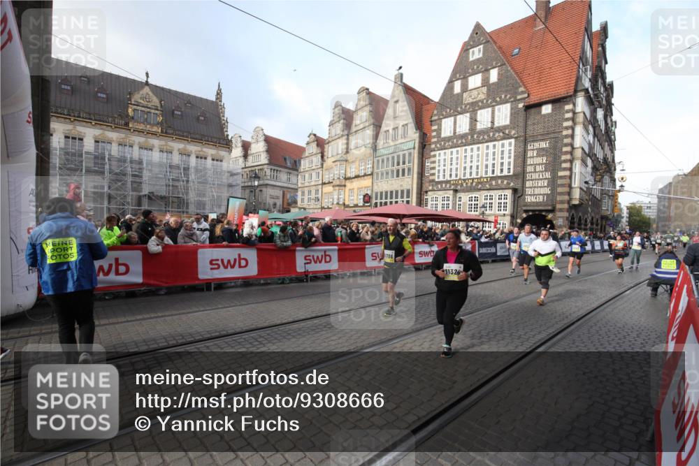 05.10.2025 - 20. swb-Marathon Bremen Yannick Fuchs http://msf.ph/oto/9308666 05.10.2025 11:06:41 Ziel 9178, 9357, 9619, 10239, 11027, 11324, 11605, 11706, 11721, 11746 meine-sportfotos.de