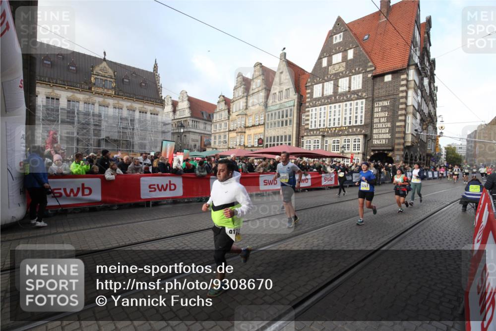 05.10.2025 - 20. swb-Marathon Bremen Yannick Fuchs http://msf.ph/oto/9308670 05.10.2025 11:06:43 Ziel 9178, 9357, 9619, 10239, 11027, 11605, 11721, 11746, 11747 meine-sportfotos.de