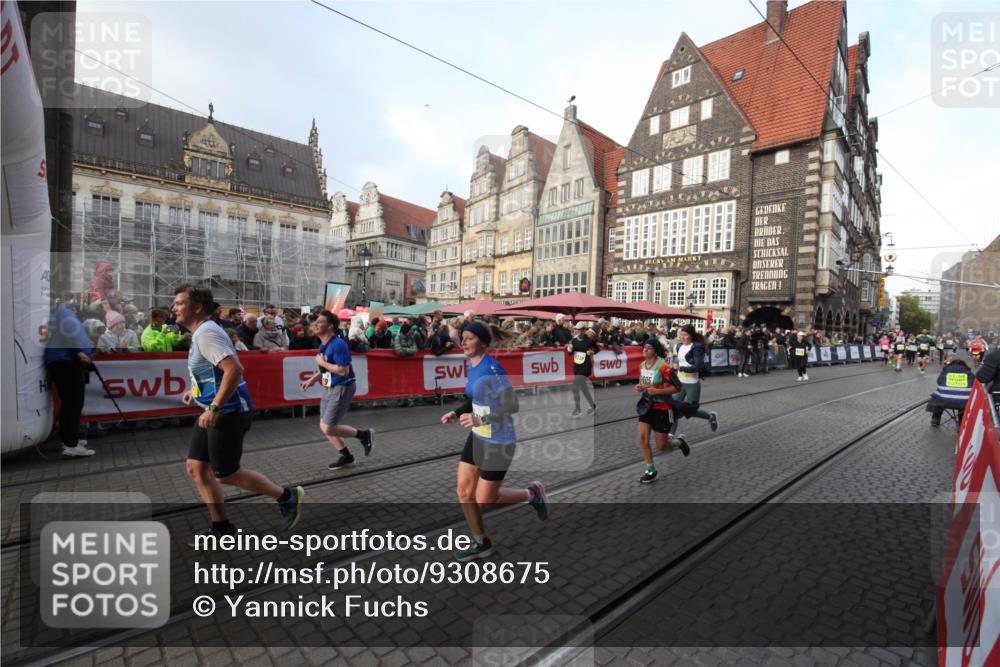 05.10.2025 - 20. swb-Marathon Bremen Yannick Fuchs http://msf.ph/oto/9308675 05.10.2025 11:06:44 Ziel 9357, 9619, 10239, 11027, 11605, 11721, 11746, 11747 meine-sportfotos.de