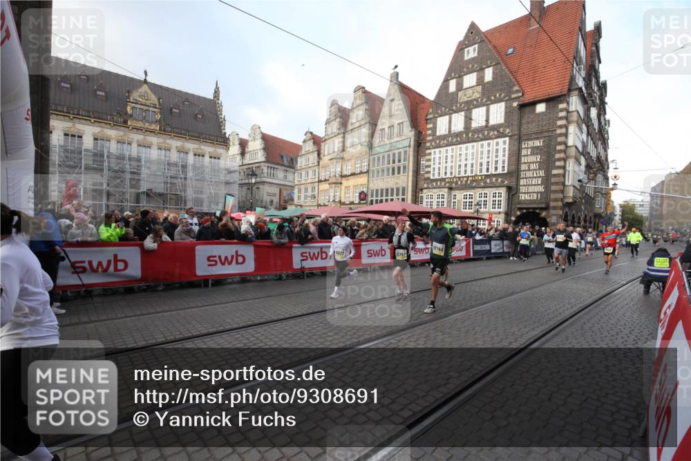05.10.2025 - 20. swb-Marathon Bremen Yannick Fuchs http://msf.ph/oto/9308691 05.10.2025 11:06:51 Ziel 9605, 9826, 10001, 10148, 10168, 10498, 10747, 10748, 10937, 11414, 11565 meine-sportfotos.de